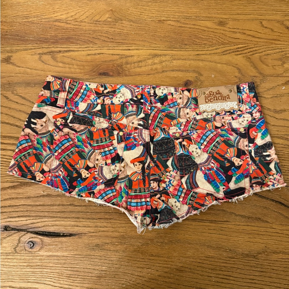 Vintage Agua bendita , bendito Peru micro shorts - Picture 3 of 3